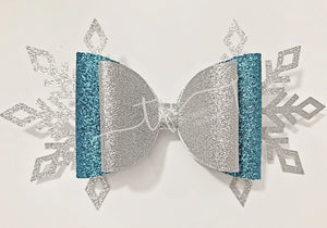 {Winter Wonderland} bow