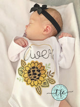 Load image into Gallery viewer, {Fall Name Wreath} applique tee