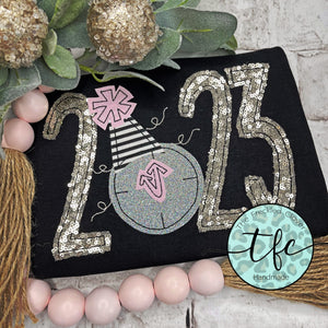 {Girl's 2023} applique tee